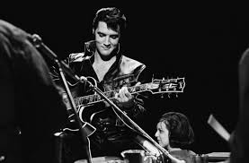 Resultat d'imatges de elvis presley en concierto